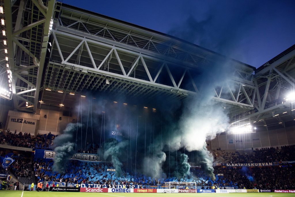 Djurgårdens klack under onsdagens derby mot AIK på Tele2 Arena. Foto: Bildbyrån